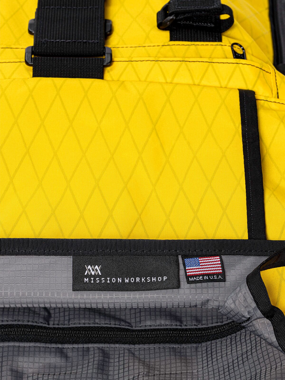 R6 Arkiv Field Pack 40L från Mission Workshop - Väderbeständiga väskor och tekniska kläder - San Francisco och Los Angeles - Byggd för att tåla - Garanterad för alltid