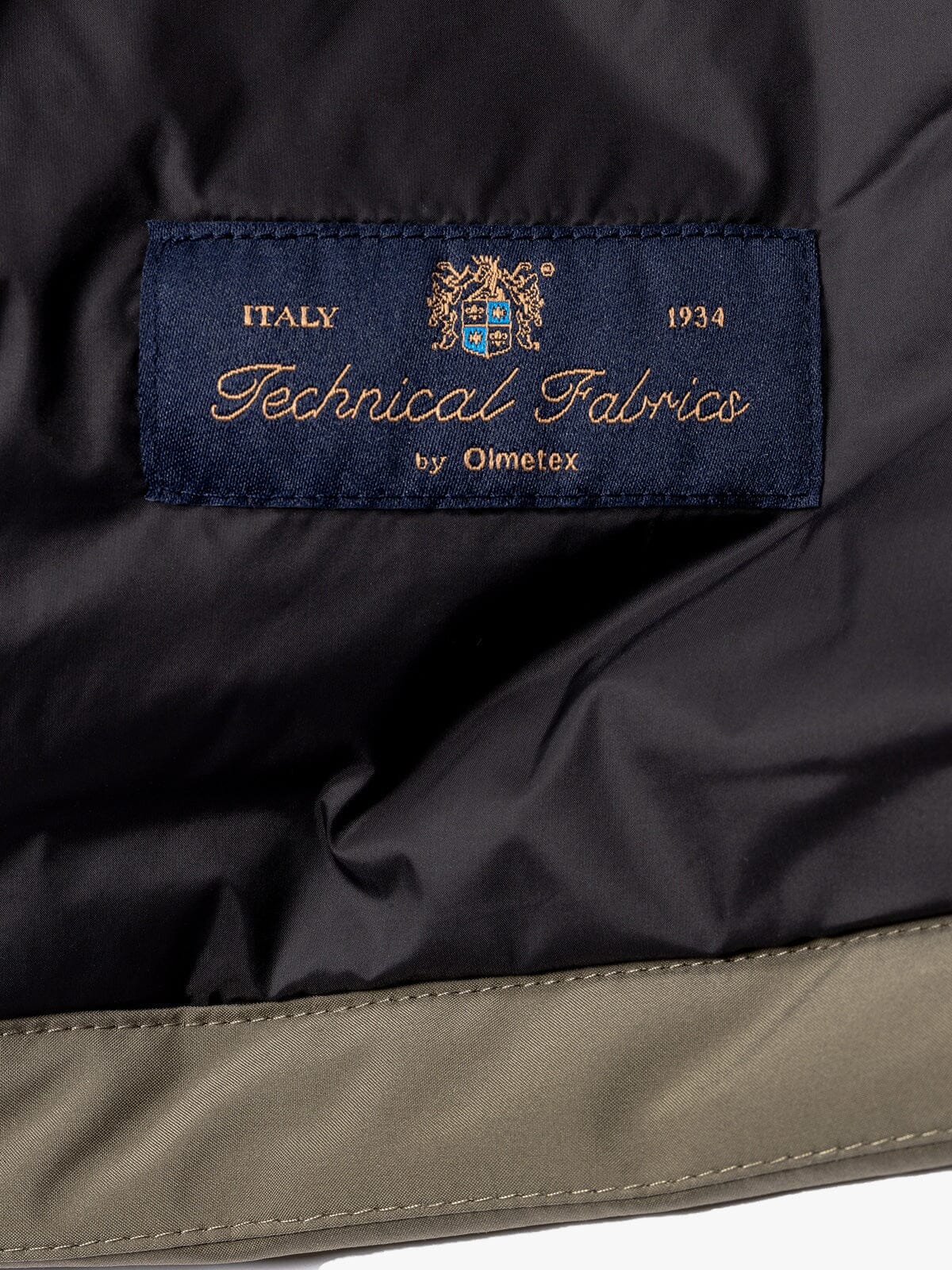 Highveld by Mission Workshop - Väderbeständiga väskor och tekniska kläder - San Francisco och Los Angeles - Byggda för att tåla - Garanterade för alltid