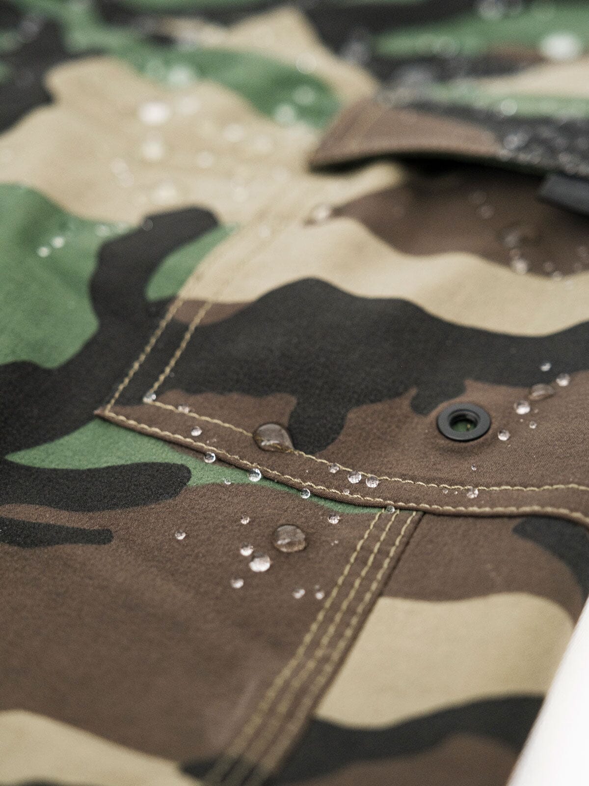 Ocho by Mission Workshop - Väderbeständiga väskor och tekniska kläder - San Francisco och Los Angeles - Byggda för att tåla - Garanterade för alltid