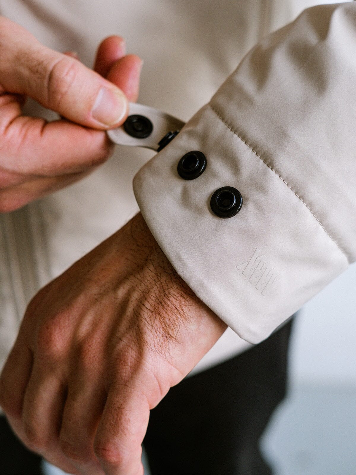 Highveld by Mission Workshop - Väderbeständiga väskor och tekniska kläder - San Francisco och Los Angeles - Byggda för att tåla - Garanterade för alltid