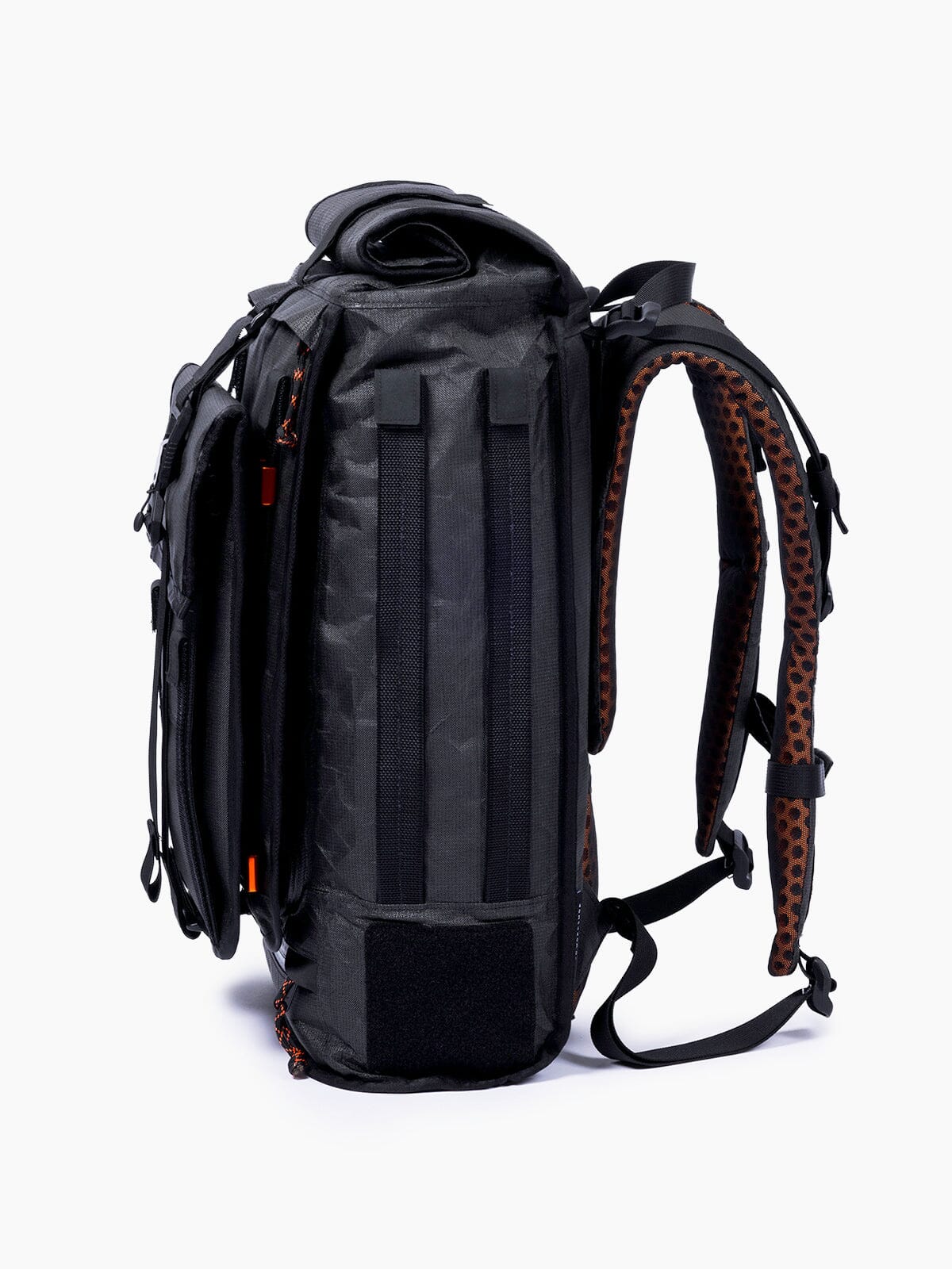 Mission Workshop X Carryology by Mission Workshop - Väderbeständiga väskor och tekniska kläder - San Francisco och Los Angeles - Byggda för att hålla - Garanterade för evigt