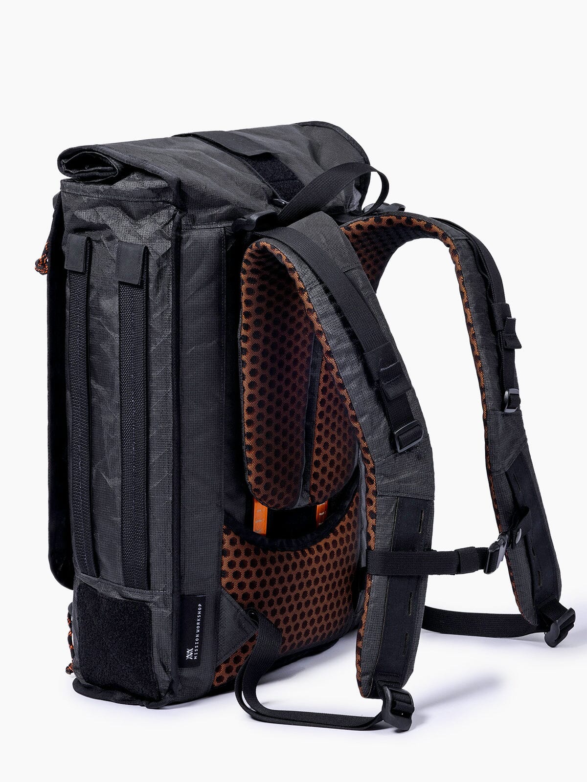 Mission Workshop X Carryology by Mission Workshop - Väderbeständiga väskor och tekniska kläder - San Francisco och Los Angeles - Byggda för att hålla - Garanterade för evigt