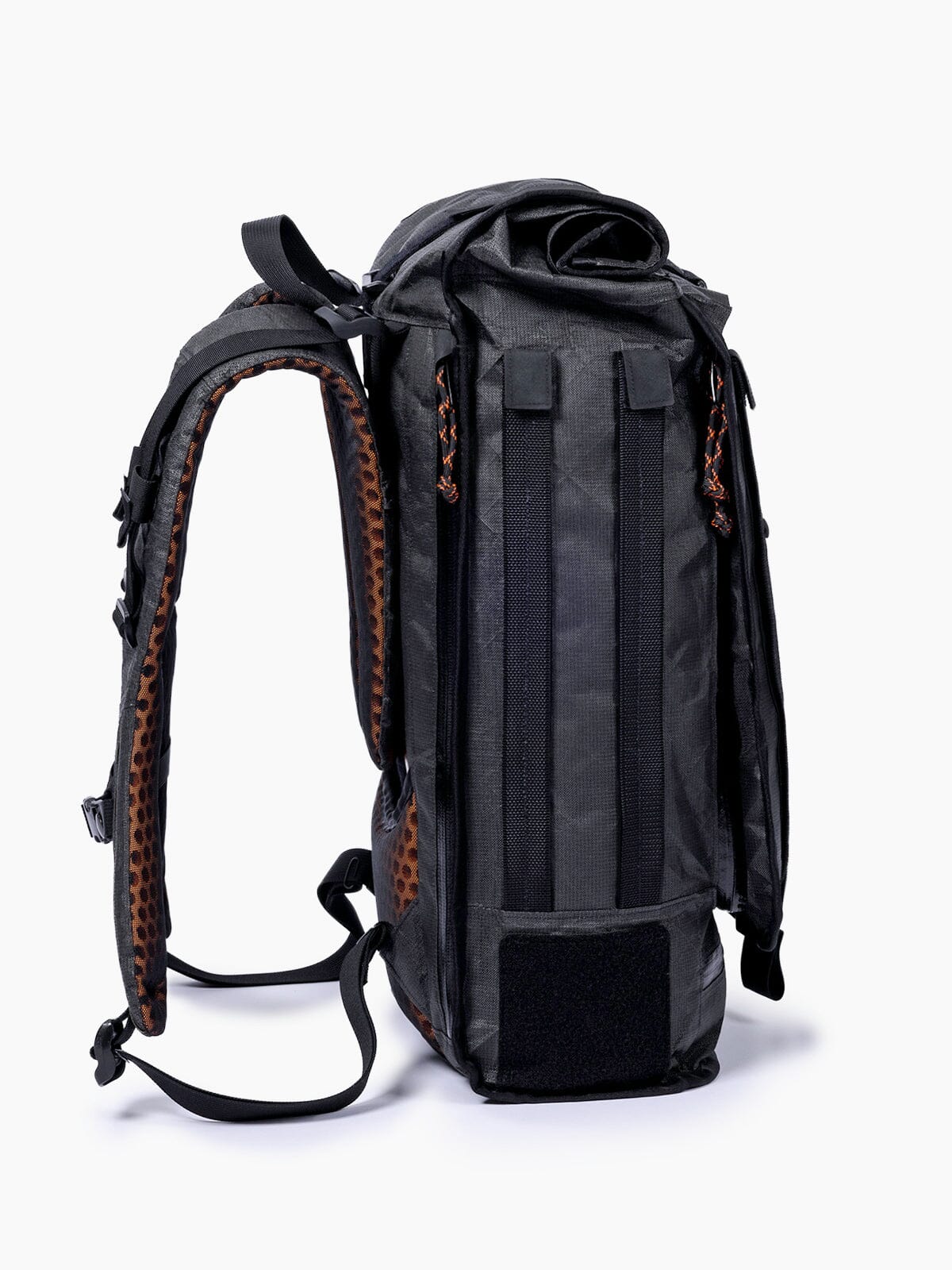Mission Workshop X Carryology by Mission Workshop - Väderbeständiga väskor och tekniska kläder - San Francisco och Los Angeles - Byggda för att hålla - Garanterade för evigt