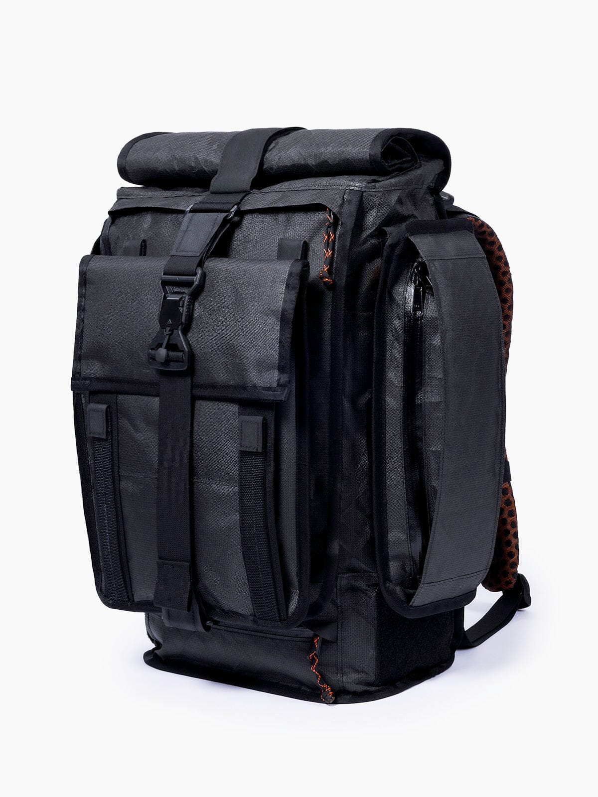 Mission Workshop X Carryology by Mission Workshop - Väderbeständiga väskor och tekniska kläder - San Francisco och Los Angeles - Byggda för att hålla - Garanterade för evigt
