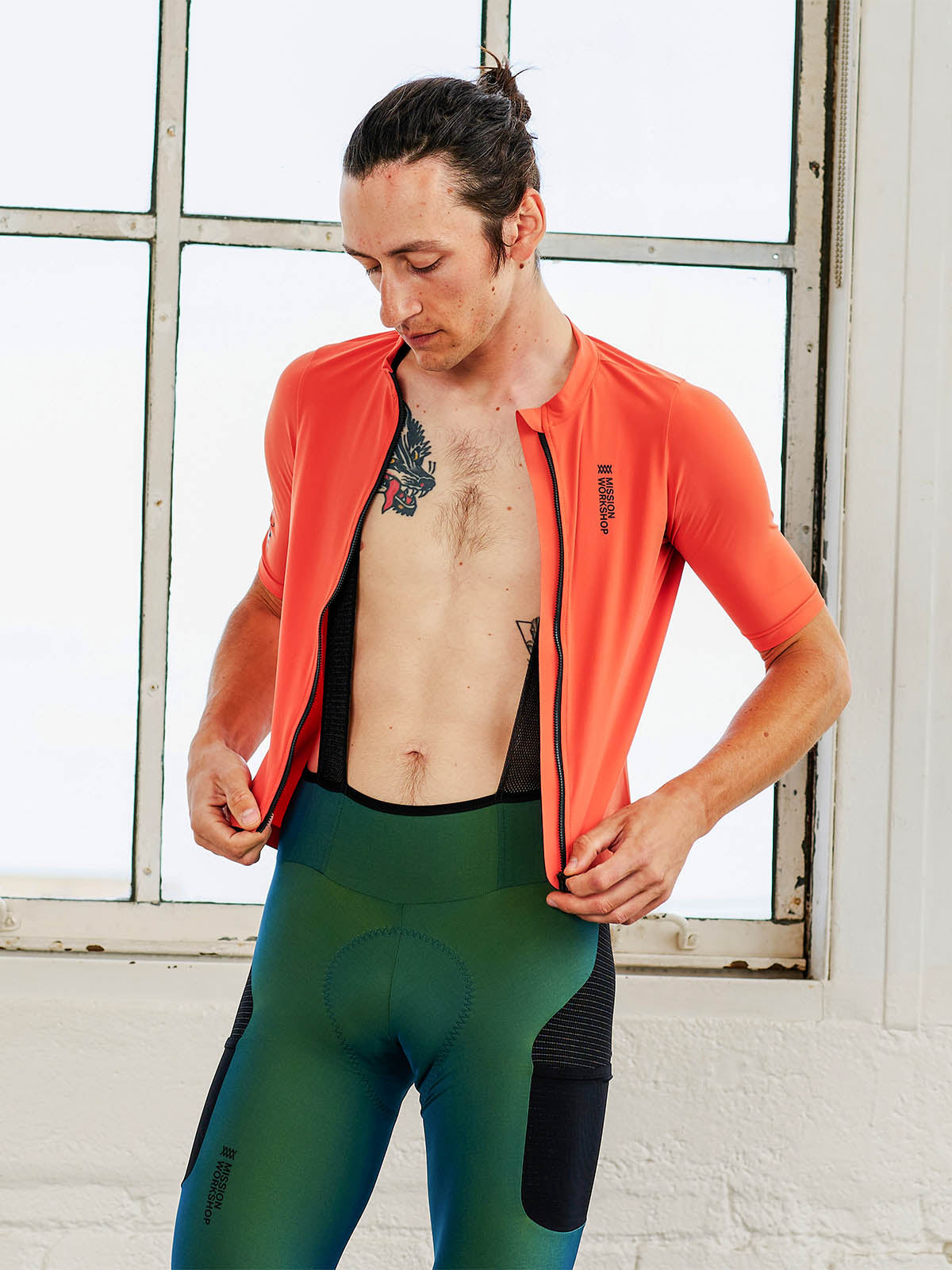 Mission Pro Jersey för herrar från Mission Workshop - Väskor för väderskydd och tekniska kläder - San Francisco och Los Angeles - Byggd för att hålla - Garanterad för evigt