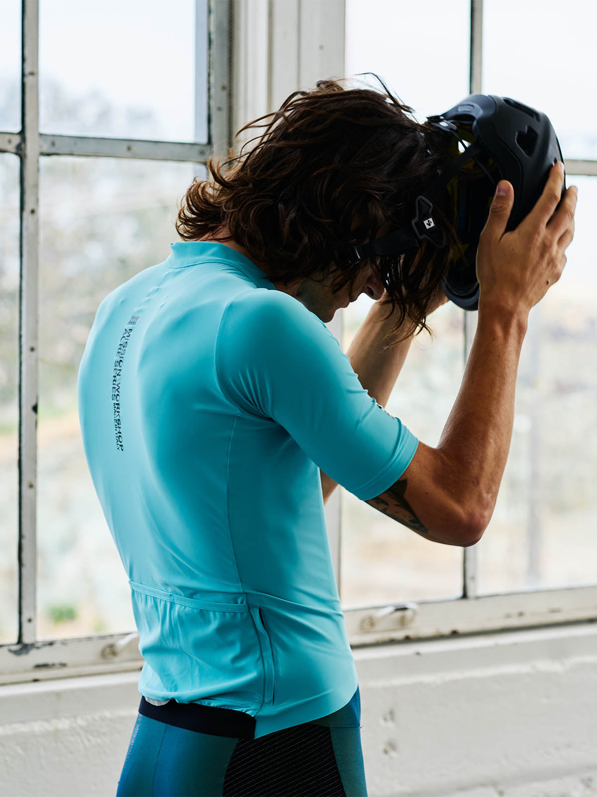 Mission Pro Jersey för herrar från Mission Workshop - Väskor för väderskydd och tekniska kläder - San Francisco och Los Angeles - Byggd för att hålla - Garanterad för evigt