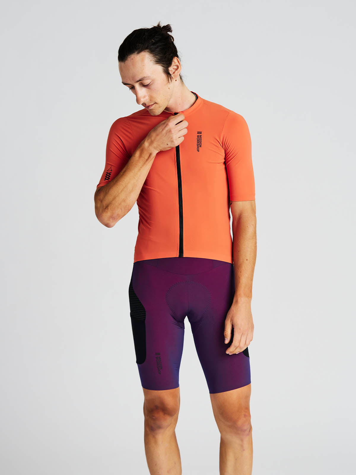 Mission Pro Jersey för herrar från Mission Workshop - Väskor för väderskydd och tekniska kläder - San Francisco och Los Angeles - Byggd för att hålla - Garanterad för evigt