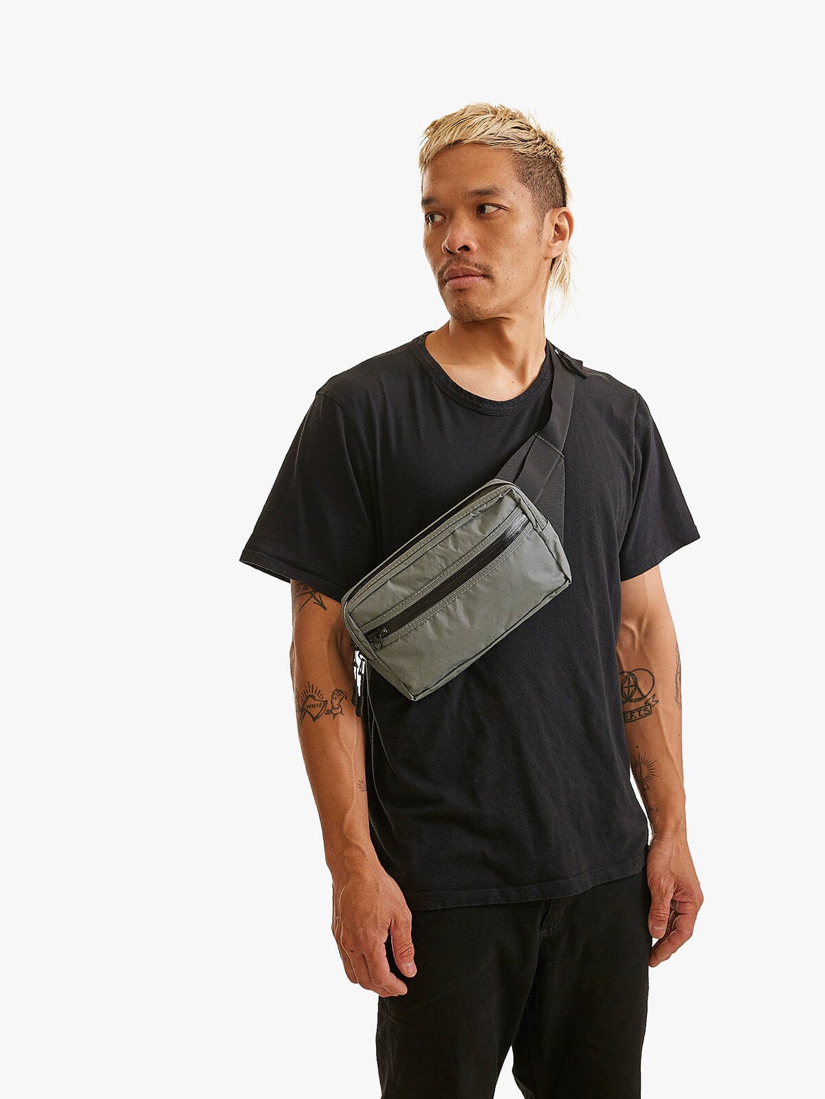 Notch Tech Pouch by Mission Workshop - Väderbeständiga väskor och tekniska kläder - San Francisco & Los Angeles - Byggd för att hålla - Garanterad för alltid