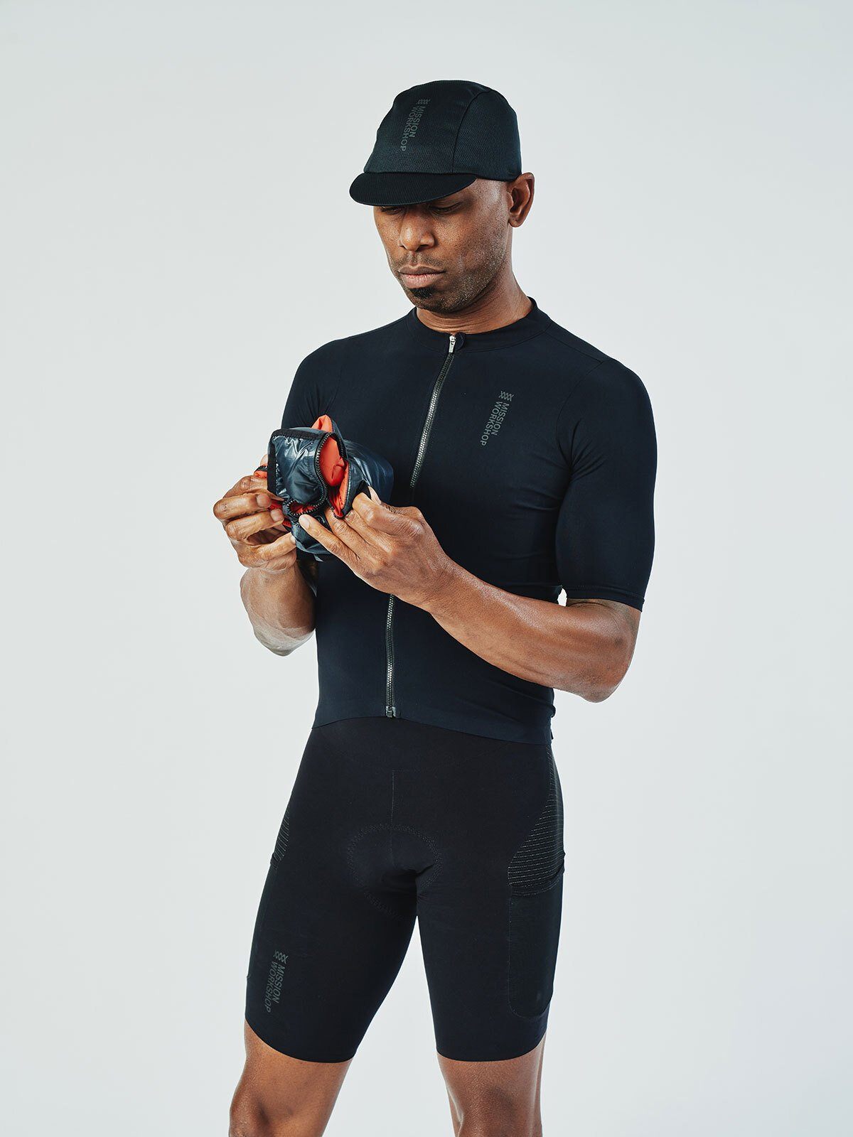 Acre Series Vest från Mission Workshop - vädertåliga väskor och tekniska kläder - San Francisco och Los Angeles - byggda för att tåla - garanterade för alltid