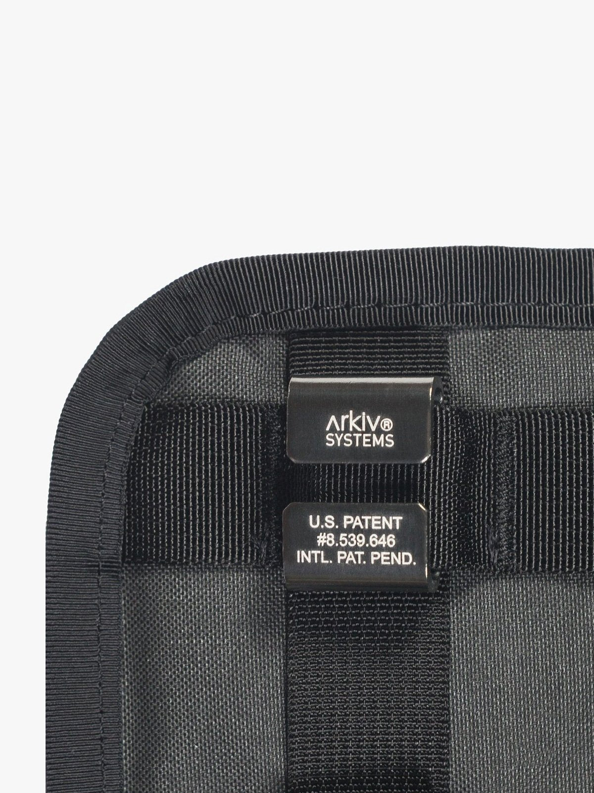 Arkiv® Clipsset i fyra delar från Mission Workshop - Väskor och tekniska kläder för väder och vind - San Francisco & Los Angeles - Byggda för att tåla - Garanterade för evigt