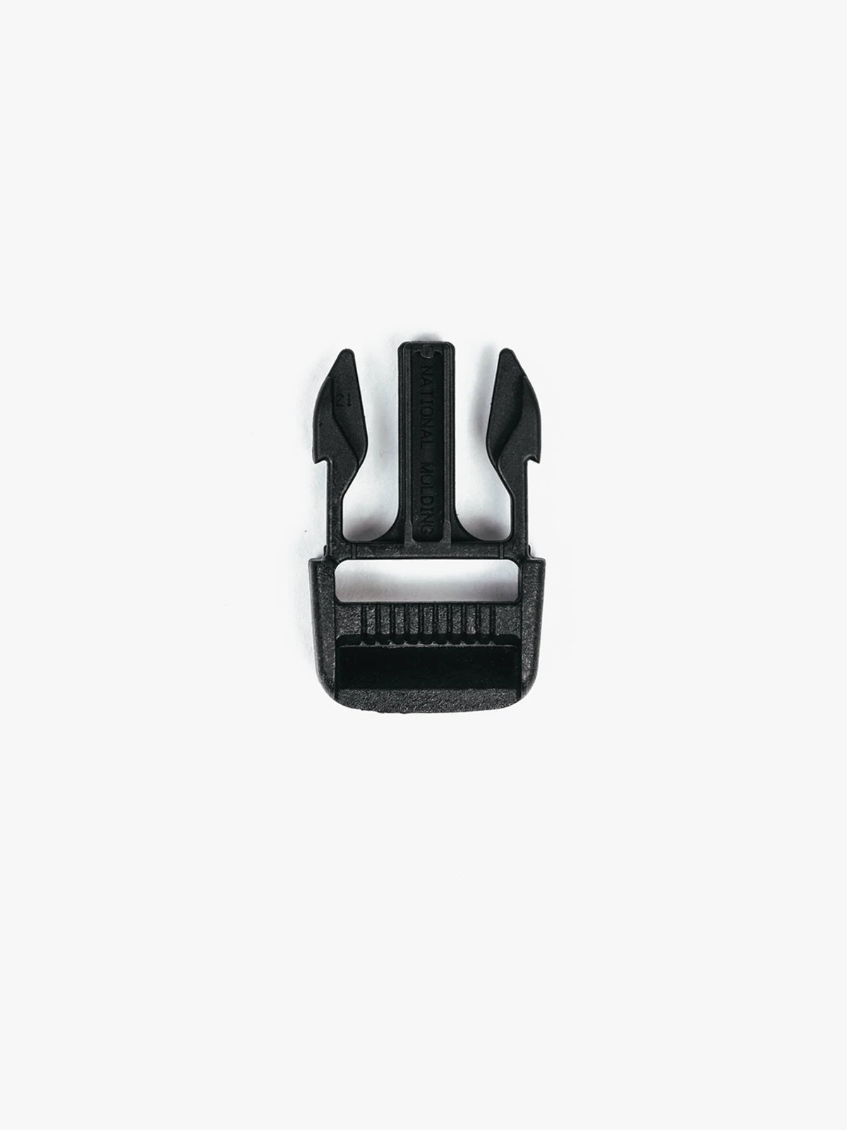 Bag Clips by Mission Workshop - Väderbeständiga väskor och tekniska kläder - San Francisco och Los Angeles - Byggda för att hålla - Garanterade för evigt