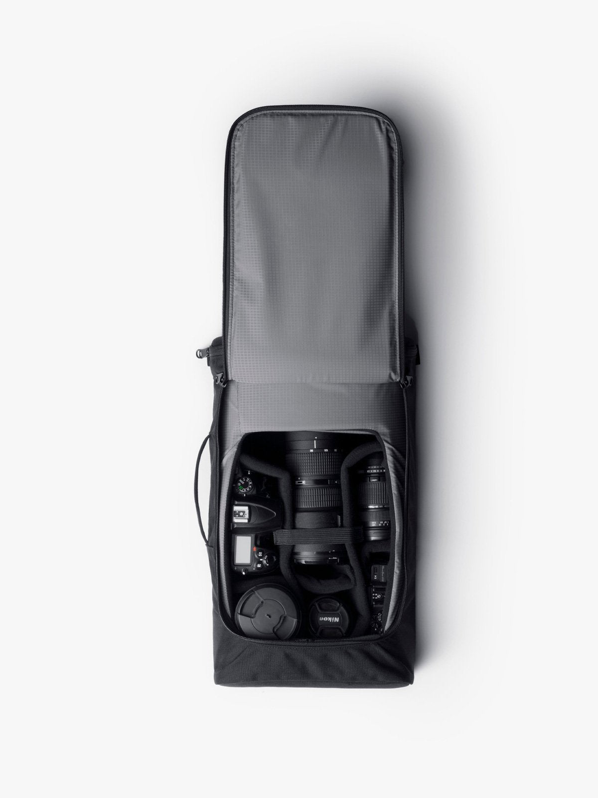 Capsule by Mission Workshop - Väderbeständiga väskor och tekniska kläder - San Francisco och Los Angeles - Byggda för att hålla - Garanterade för evigt