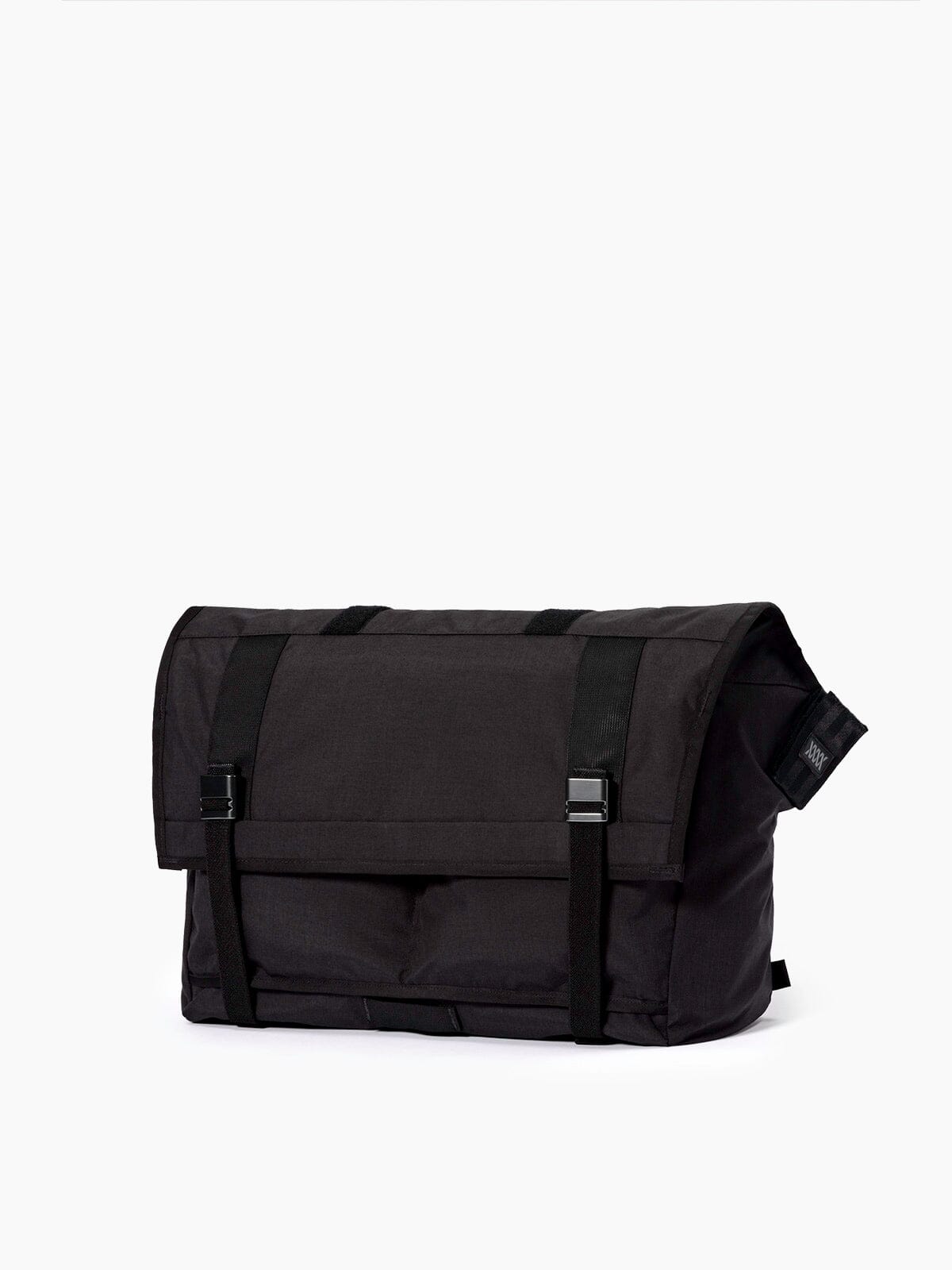 Shed : AP by Mission Workshop - Väderbeständiga väskor och tekniska kläder - San Francisco & Los Angeles - Byggda för att tåla - Garanterade för alltid