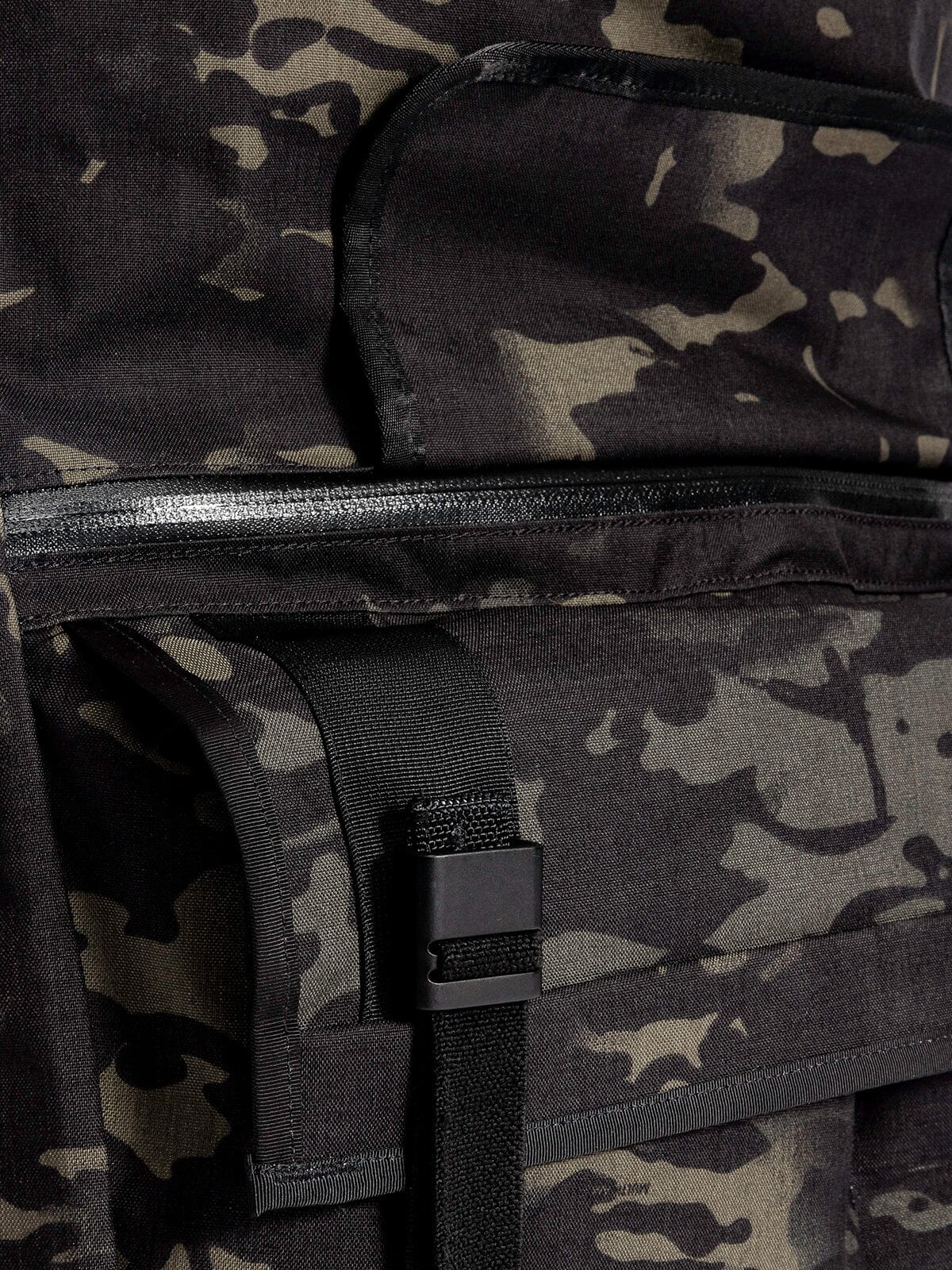 Shed : AP by Mission Workshop - Väderbeständiga väskor och tekniska kläder - San Francisco & Los Angeles - Byggda för att tåla - Garanterade för alltid