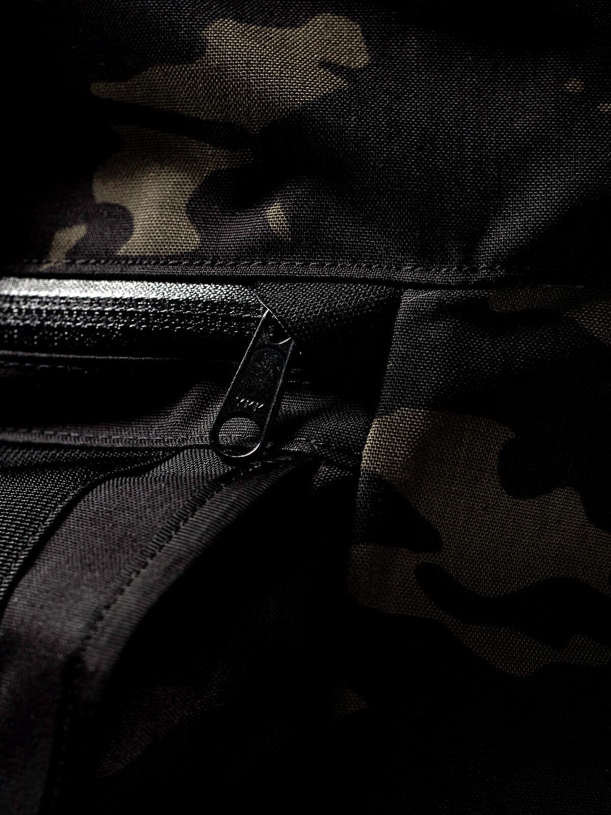 Shed : AP by Mission Workshop - Väderbeständiga väskor och tekniska kläder - San Francisco & Los Angeles - Byggda för att tåla - Garanterade för alltid