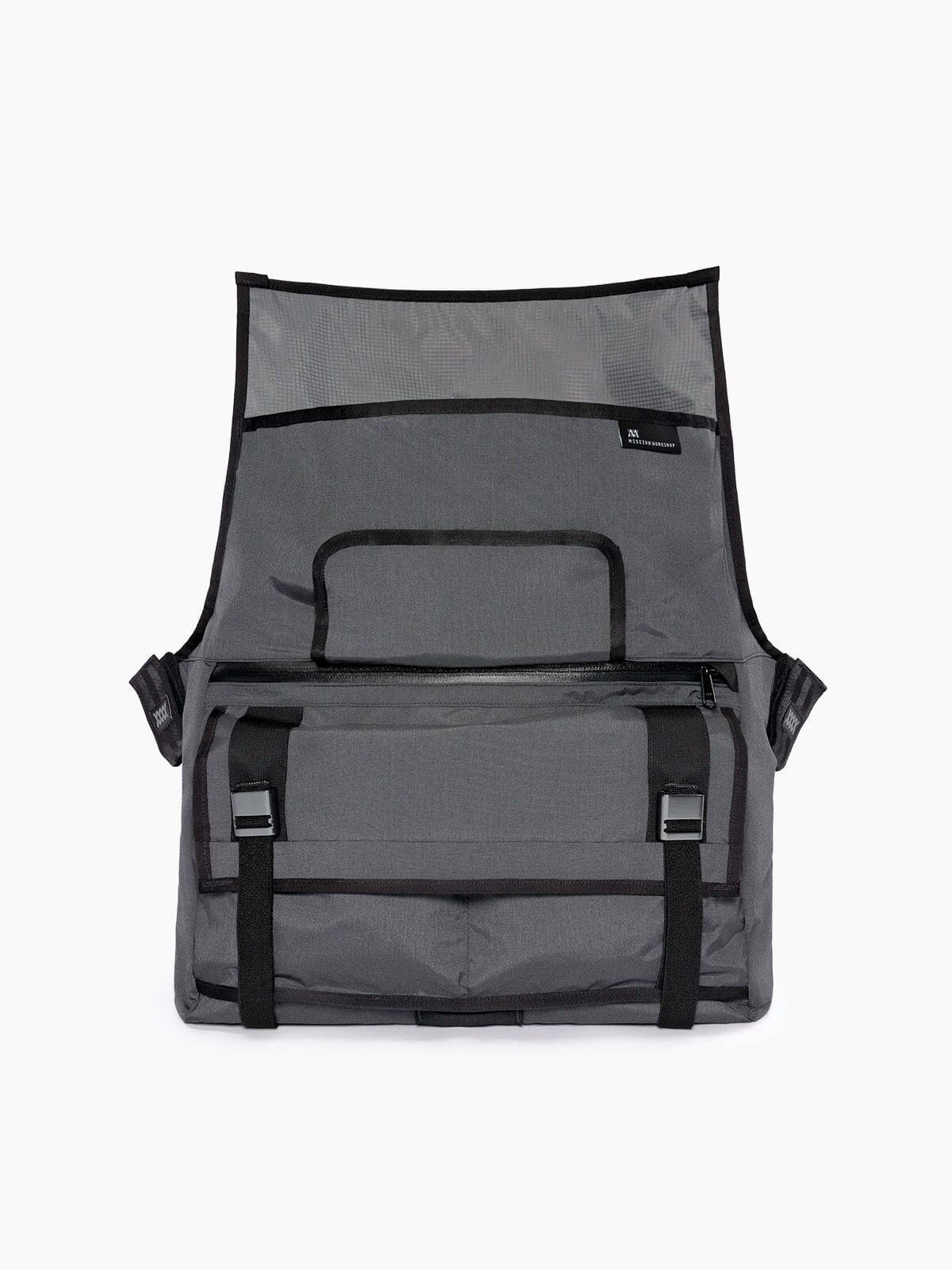 Shed : AP by Mission Workshop - Väderbeständiga väskor och tekniska kläder - San Francisco & Los Angeles - Byggda för att tåla - Garanterade för alltid