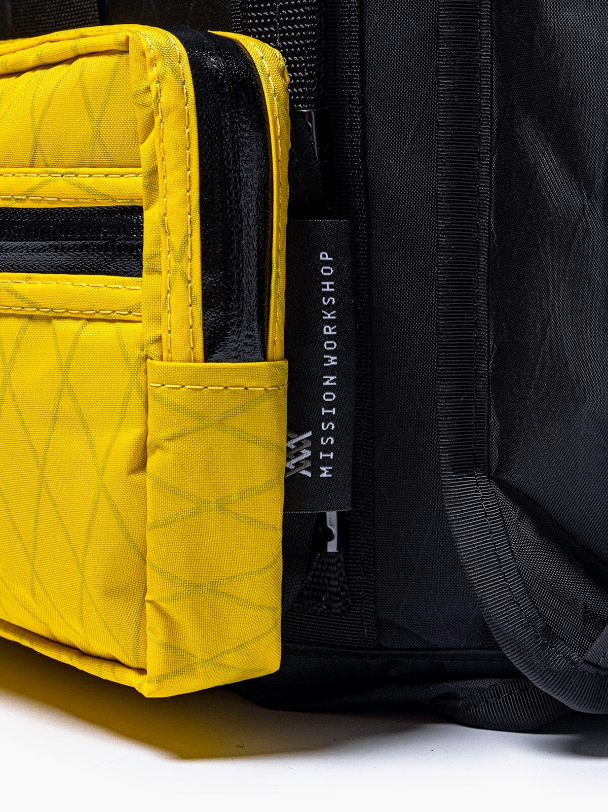 Notch Tech Pouch by Mission Workshop - Väderbeständiga väskor och tekniska kläder - San Francisco & Los Angeles - Byggd för att hålla - Garanterad för alltid