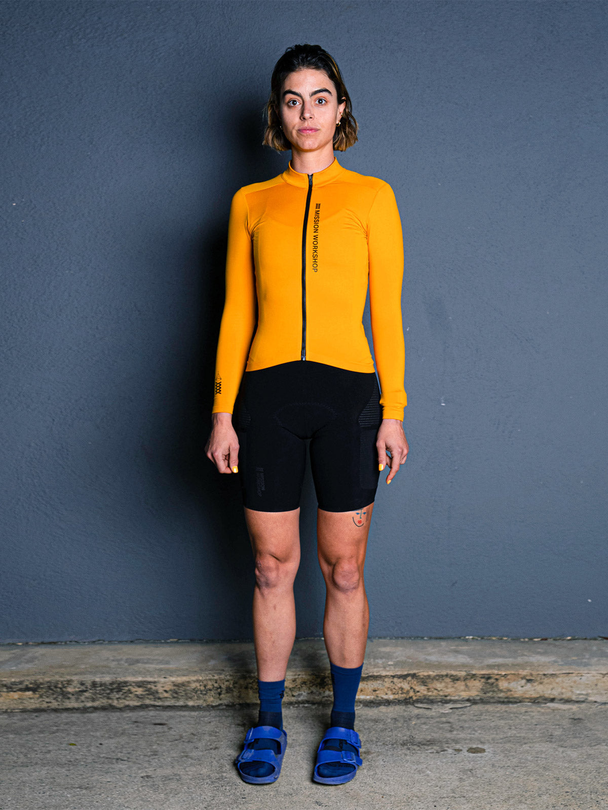 Mission Pro Jersey : LS Women's från Mission Workshop - Väskor för väderskydd och tekniska kläder - San Francisco och Los Angeles - Byggd för att tåla - Garanterad för alltid