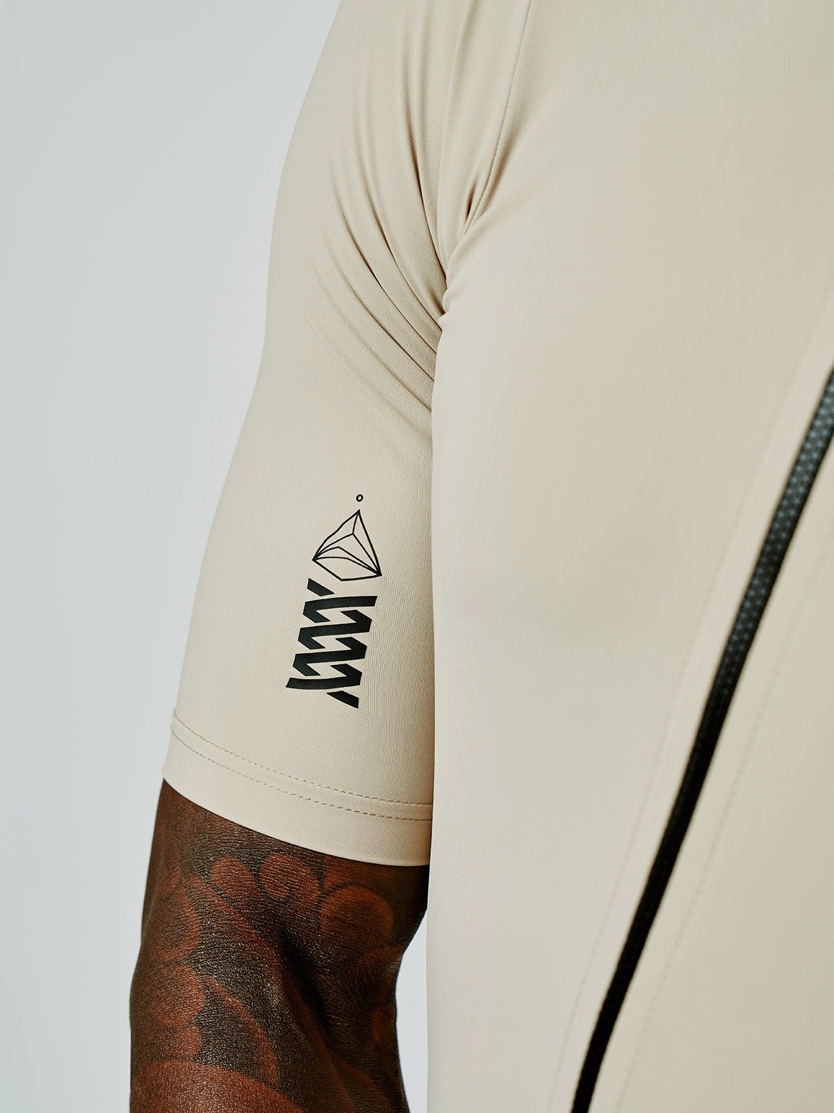Mission Pro Jersey för herrar från Mission Workshop - Väskor för väderskydd och tekniska kläder - San Francisco och Los Angeles - Byggd för att hålla - Garanterad för evigt
