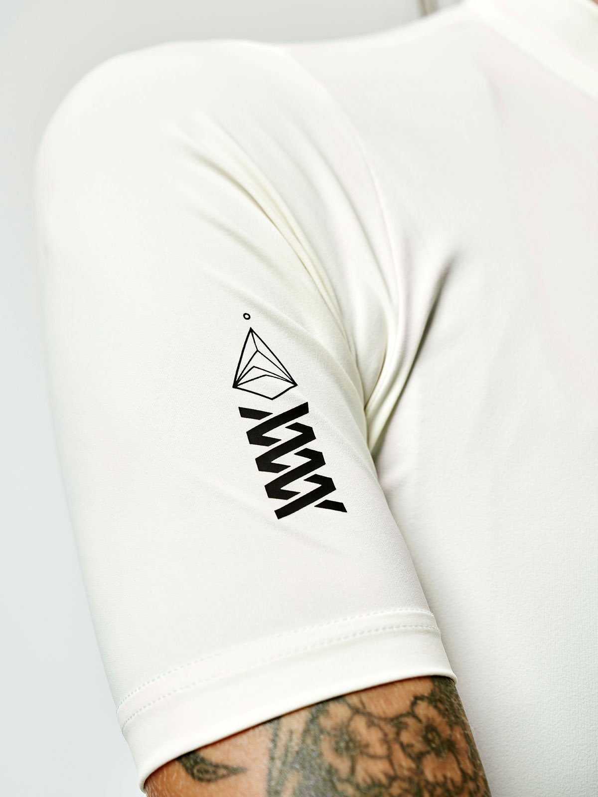 Mission Pro Jersey Women's från Mission Workshop - Väskor för väderskydd och tekniska kläder - San Francisco och Los Angeles - Byggd för att tåla - Garanterad för alltid