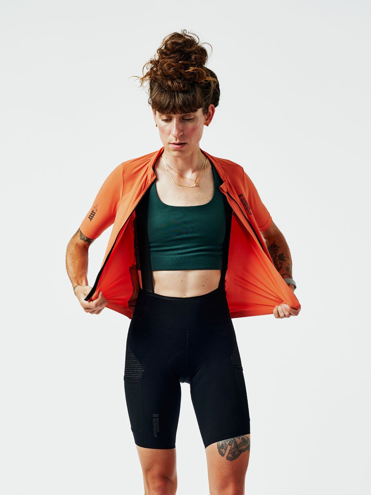 Mission Pro Jersey Women's från Mission Workshop - Väskor för väderskydd och tekniska kläder - San Francisco och Los Angeles - Byggd för att tåla - Garanterad för alltid