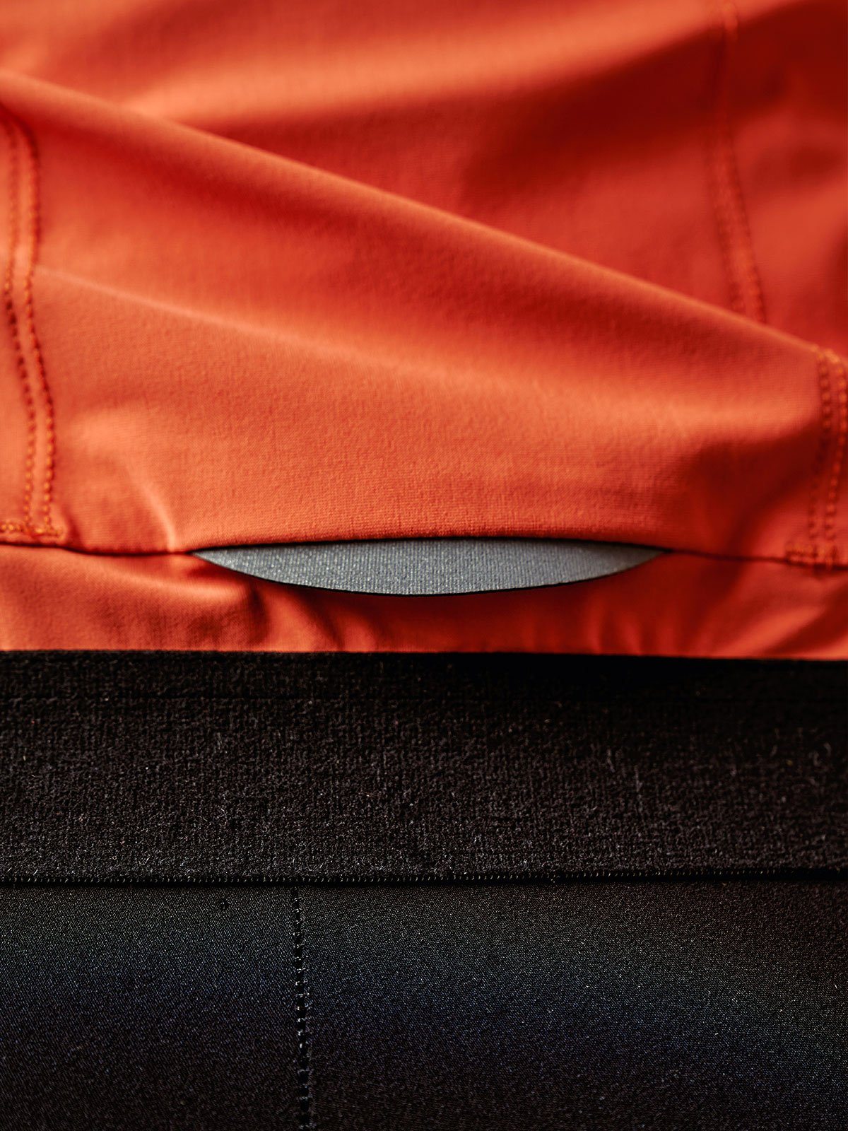 Mission Pro Jersey Women's från Mission Workshop - Väskor för väderskydd och tekniska kläder - San Francisco och Los Angeles - Byggd för att tåla - Garanterad för alltid