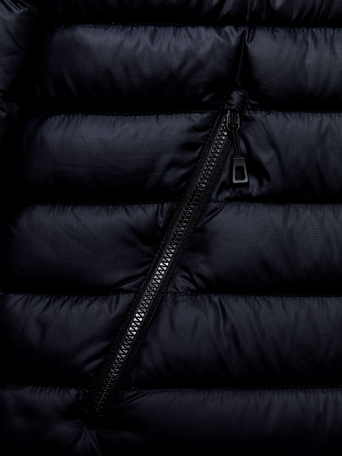 D21 by Mission Workshop - Väderbeständiga väskor och tekniska kläder - San Francisco och Los Angeles - Byggda för att hålla - Garanterade för evigt