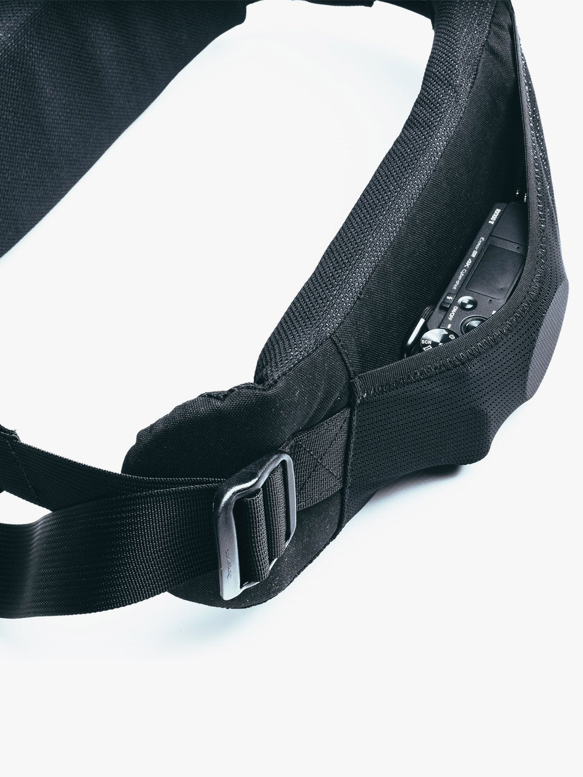 Radian Expedition Waist-Belt från Mission Workshop - Väderbeständiga väskor och tekniska kläder - San Francisco & Los Angeles - Byggd för att tåla - Garanterad för alltid