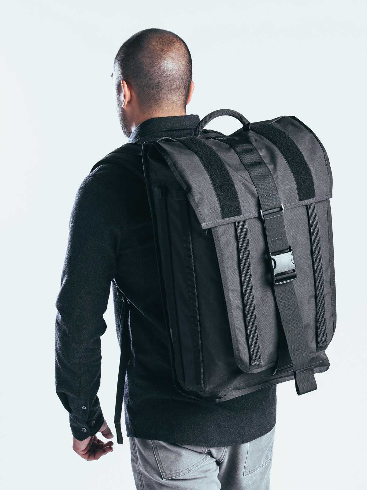 Radian by Mission Workshop - Väderbeständiga väskor och tekniska kläder - San Francisco och Los Angeles - Byggda för att tåla - Garanterade för alltid
