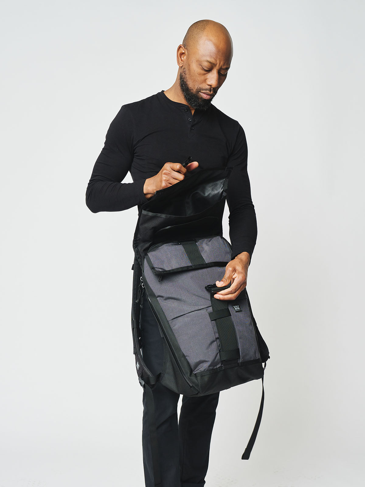 Rambler by Mission Workshop - Väderbeständiga väskor och tekniska kläder - San Francisco och Los Angeles - Byggda för att tåla - Garanterade för alltid