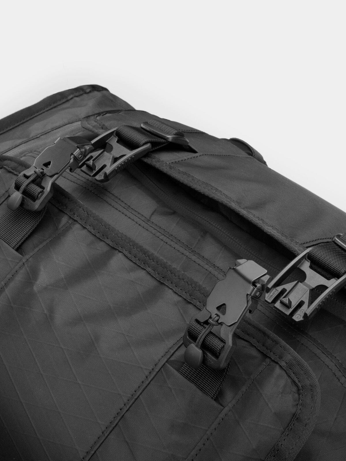Rhake by Mission Workshop - Väderbeständiga väskor och tekniska kläder - San Francisco & Los Angeles - Byggda för att tåla - Garanterade för alltid