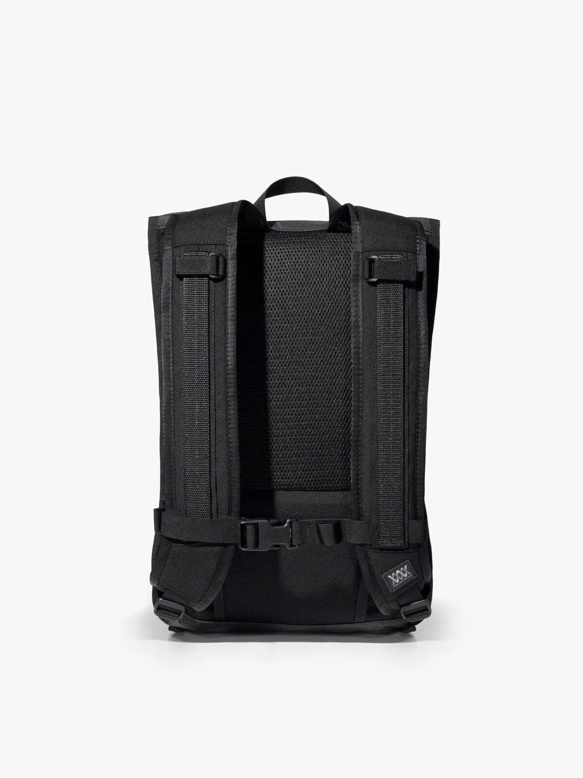 Sanction by Mission Workshop - Väderbeständiga väskor och tekniska kläder - San Francisco och Los Angeles - Byggda för att hålla - Garanterade för evigt