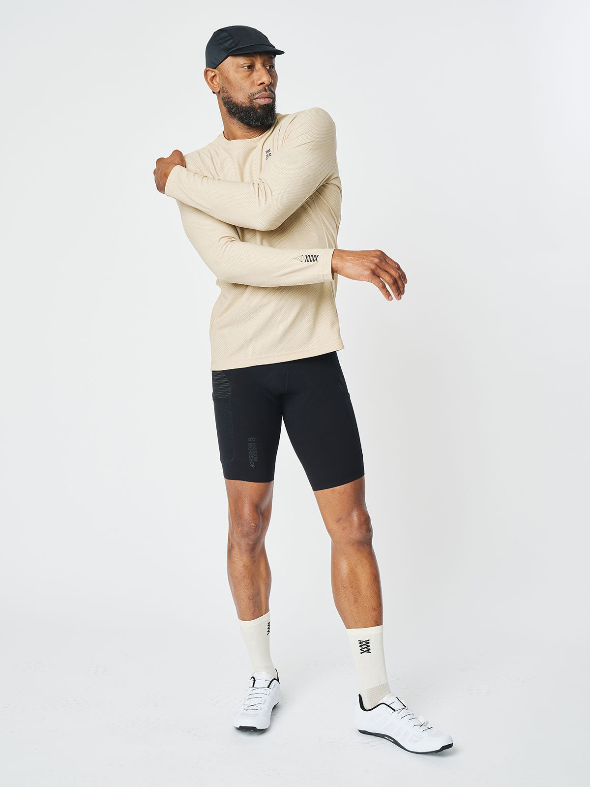 Mission Pro Tech Tee : LS Men's från Mission Workshop - Väskor och tekniska kläder för väderskydd - San Francisco och Los Angeles - Byggda för att tåla - Garanterade för alltid