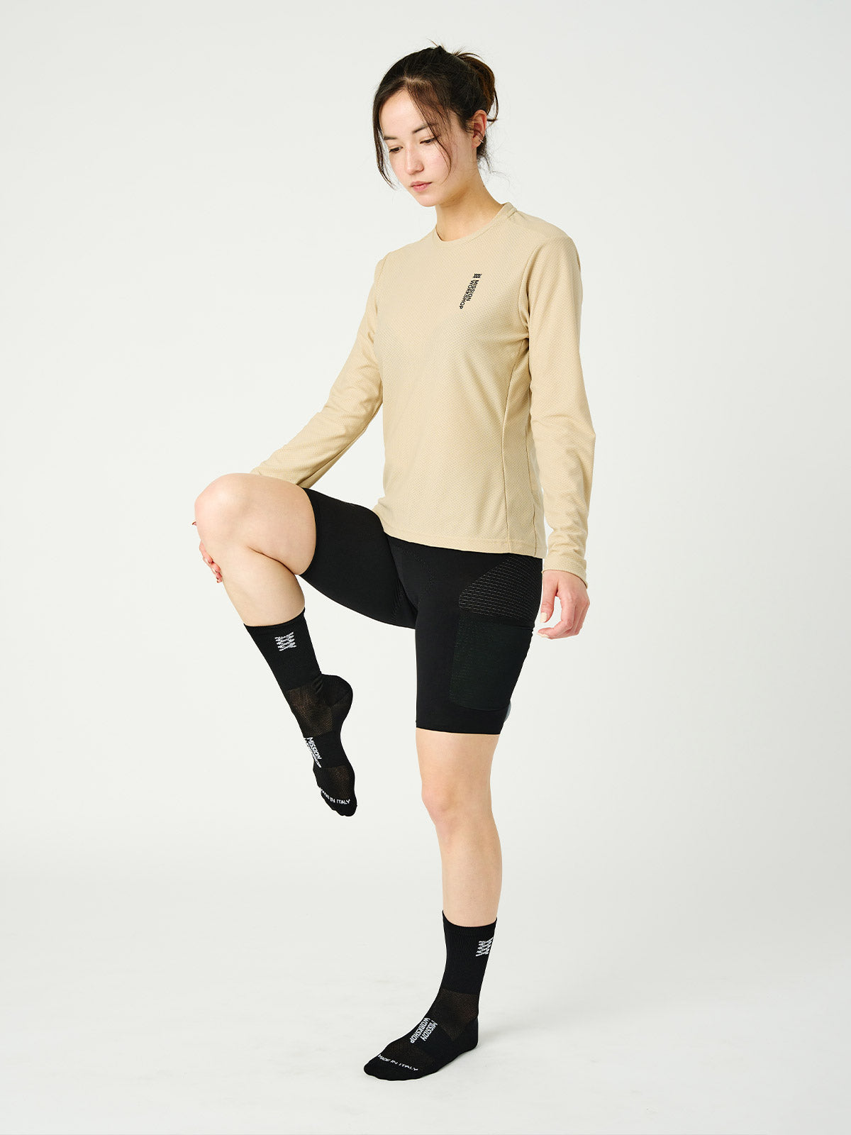 Mission Pro Tech Tee : LS Women's från Mission Workshop - Väskor och tekniska kläder för väderskydd - San Francisco och Los Angeles - Byggda för att tåla - Garanterade för alltid