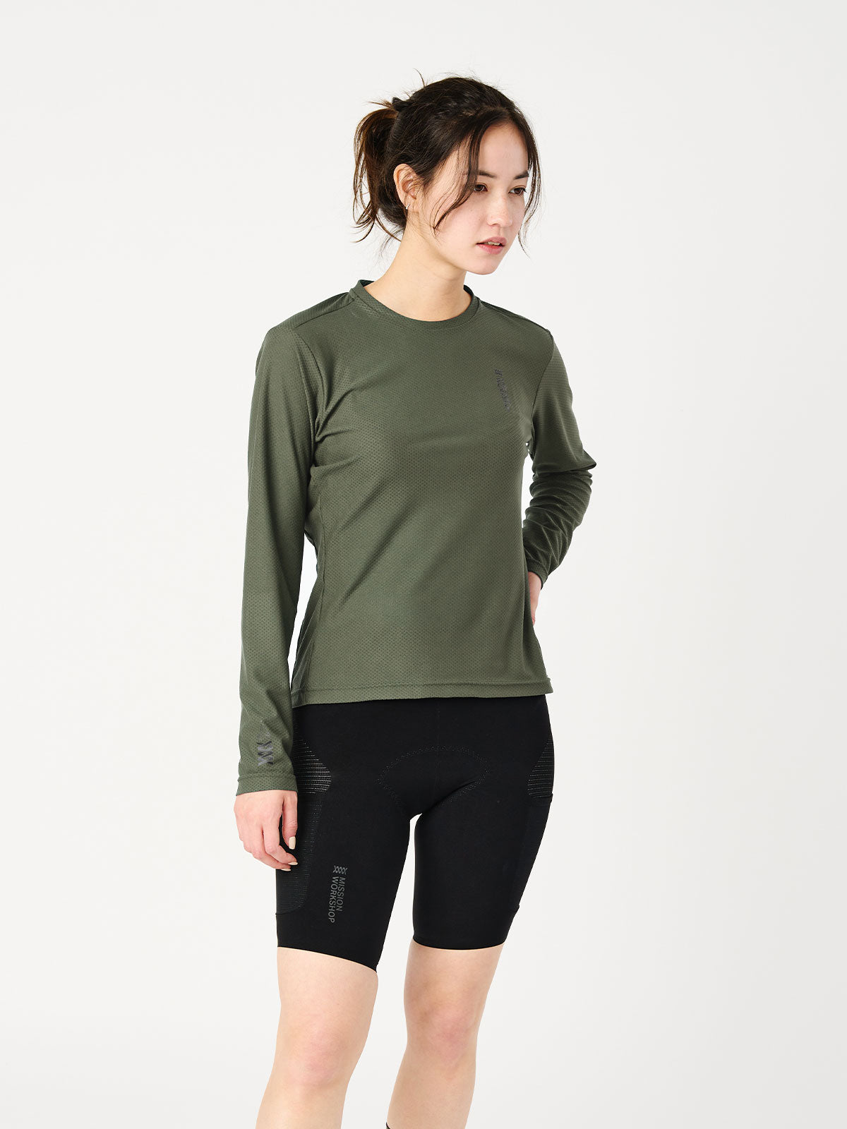 Mission Pro Tech Tee : LS Women's från Mission Workshop - Väskor och tekniska kläder för väderskydd - San Francisco och Los Angeles - Byggda för att tåla - Garanterade för alltid
