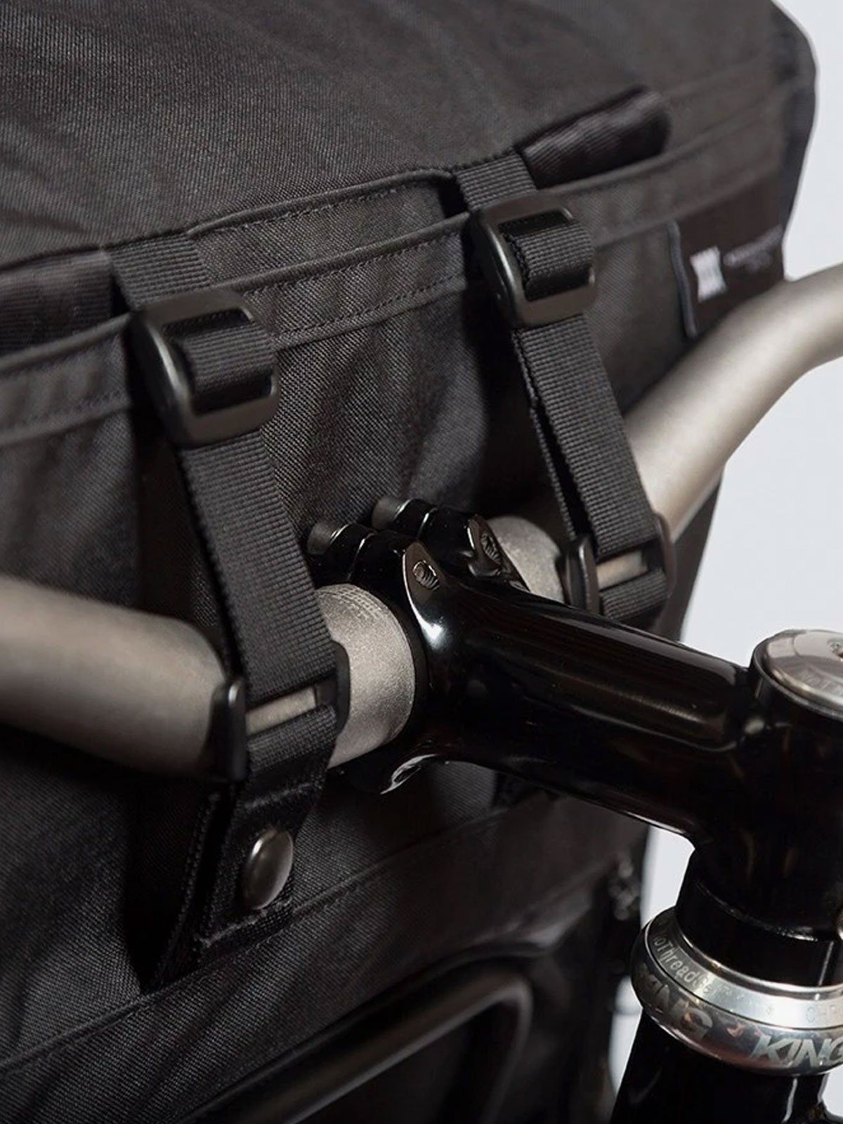 Transit : Duffle från Mission Workshop - Väderbeständiga väskor och tekniska kläder - San Francisco och Los Angeles - Byggda för att tåla - Garanterade för alltid