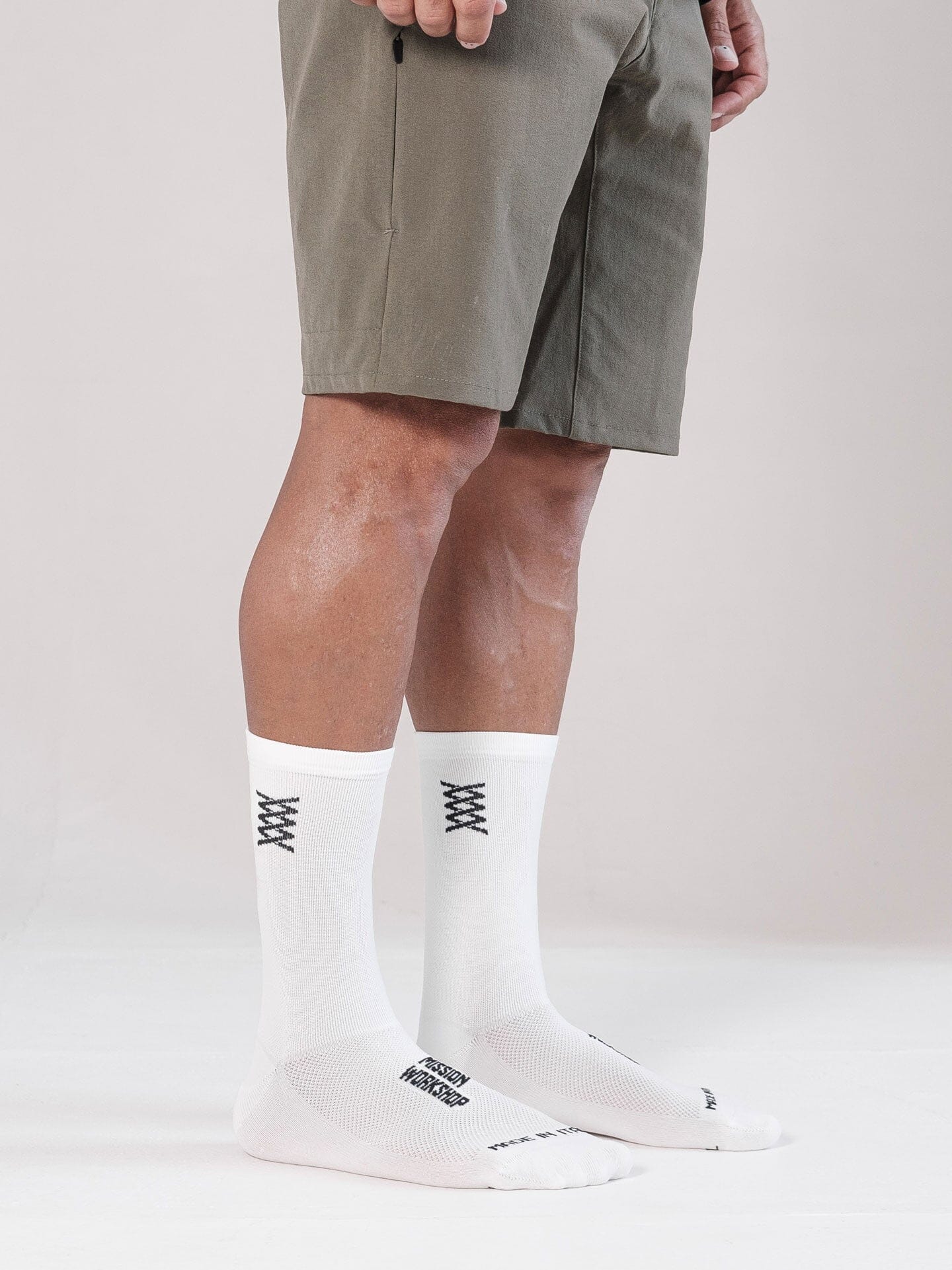 Mission Pro Socks från Mission Workshop - vädertåliga väskor och tekniska kläder - San Francisco och Los Angeles - byggda för att tåla - garanterade för alltid
