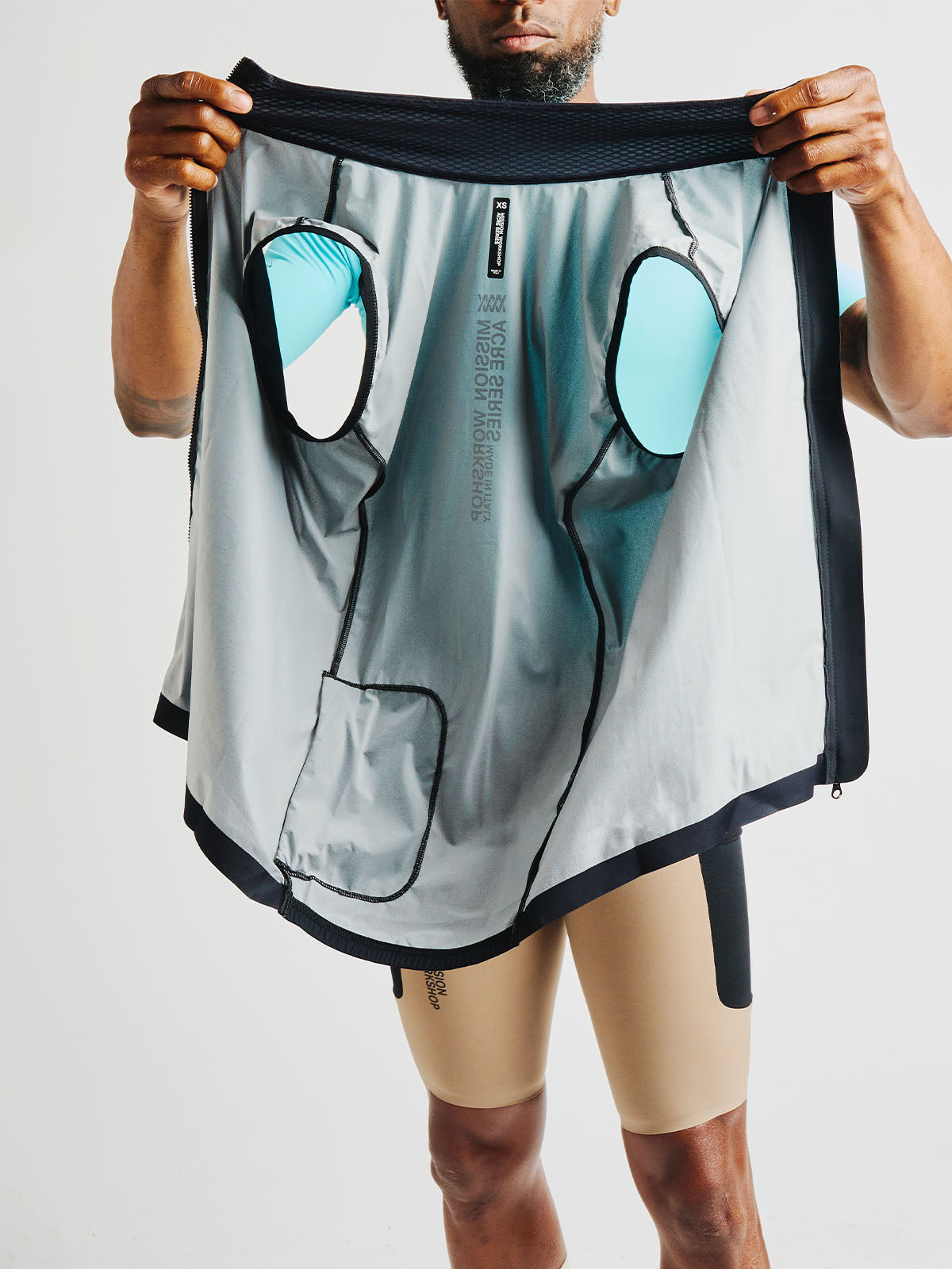 Altosphere Vest från Mission Workshop - vädertåliga väskor och tekniska kläder - San Francisco och Los Angeles - byggd för att tåla - garanterad för alltid