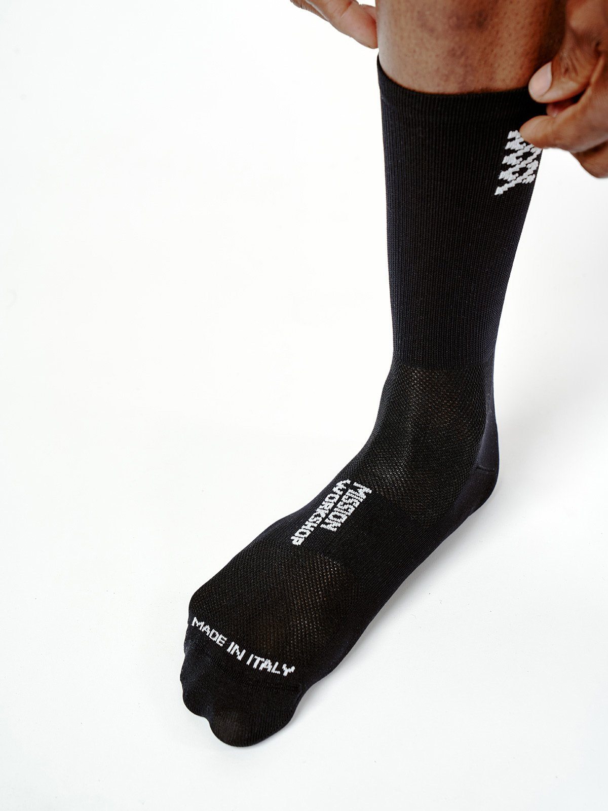 Mission Pro Socks från Mission Workshop - vädertåliga väskor och tekniska kläder - San Francisco och Los Angeles - byggda för att tåla - garanterade för alltid