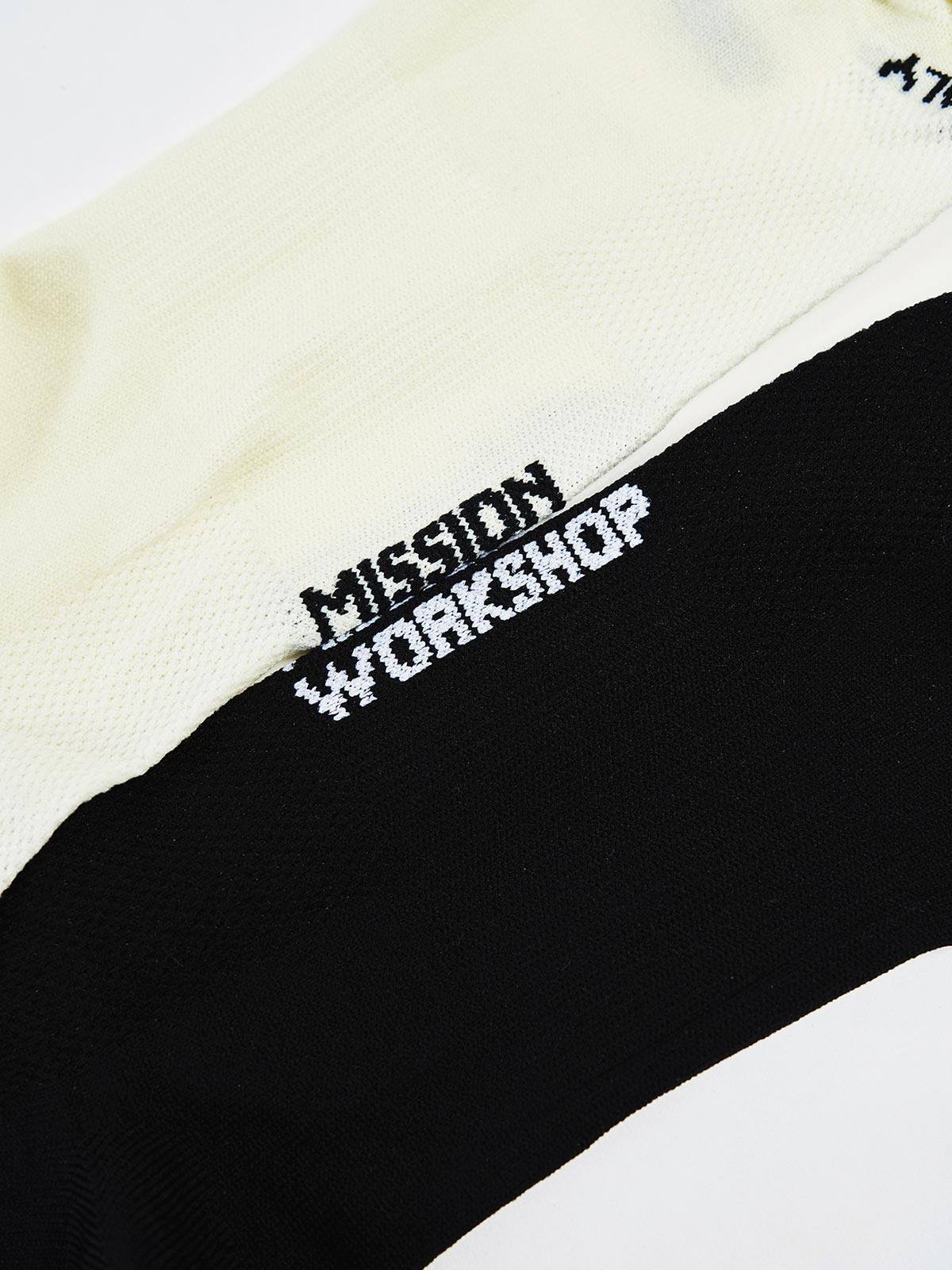 Mission Pro Socks från Mission Workshop - vädertåliga väskor och tekniska kläder - San Francisco och Los Angeles - byggda för att tåla - garanterade för alltid