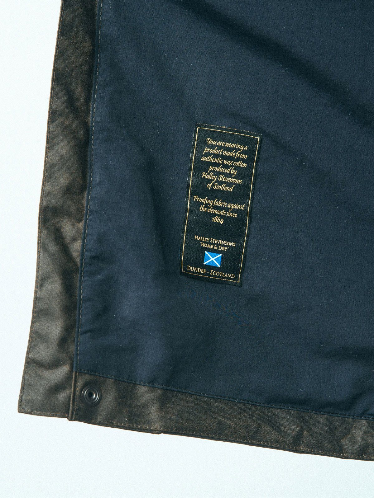 Eiger Waxed Canvas Jacket från Mission Workshop - vädertåliga väskor och tekniska kläder - San Francisco och Los Angeles - byggd för att tåla - garanterad för alltid