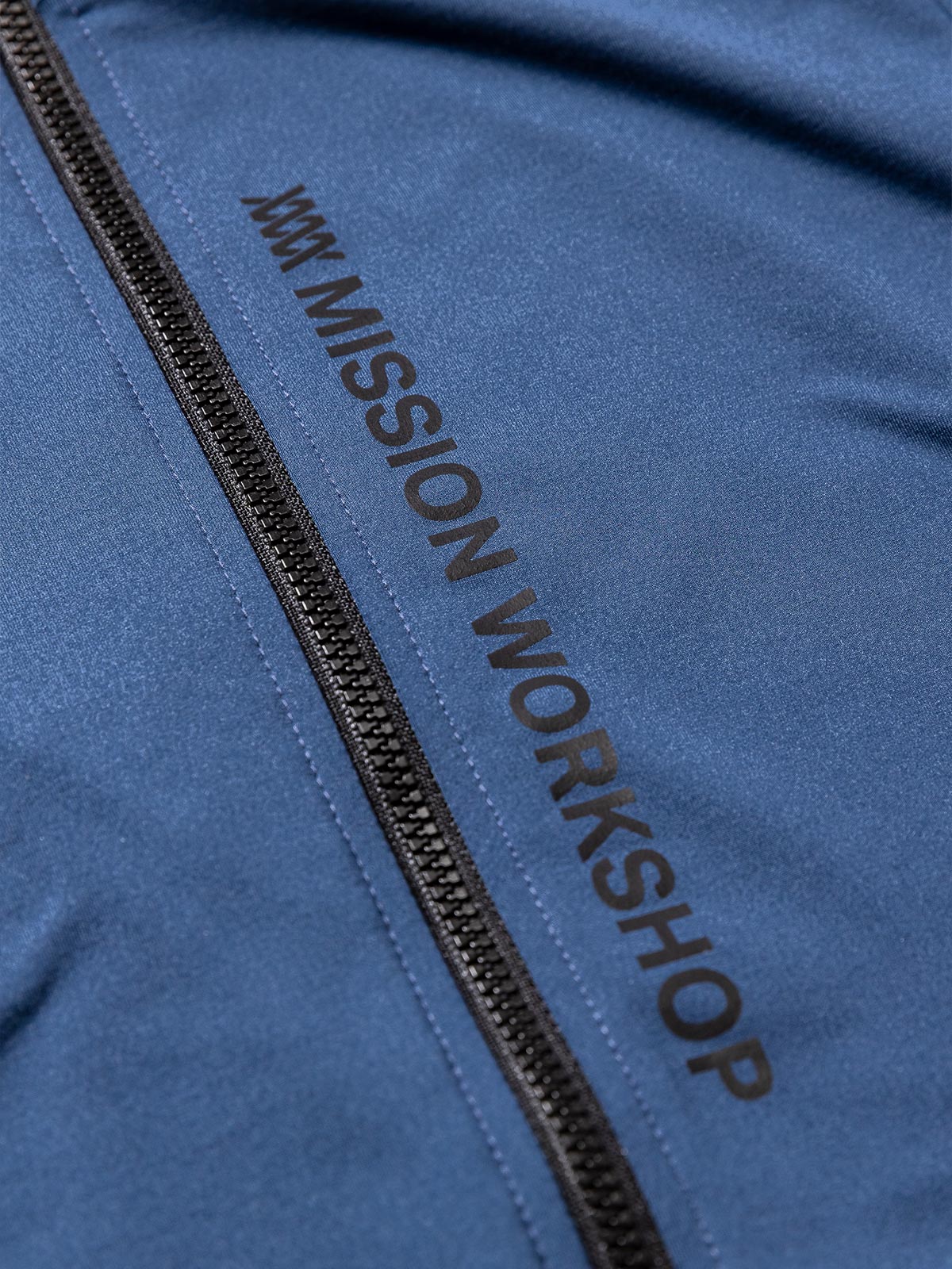 Mission Pro Jersey : LS Women's från Mission Workshop - Väskor för väderskydd och tekniska kläder - San Francisco och Los Angeles - Byggd för att tåla - Garanterad för alltid