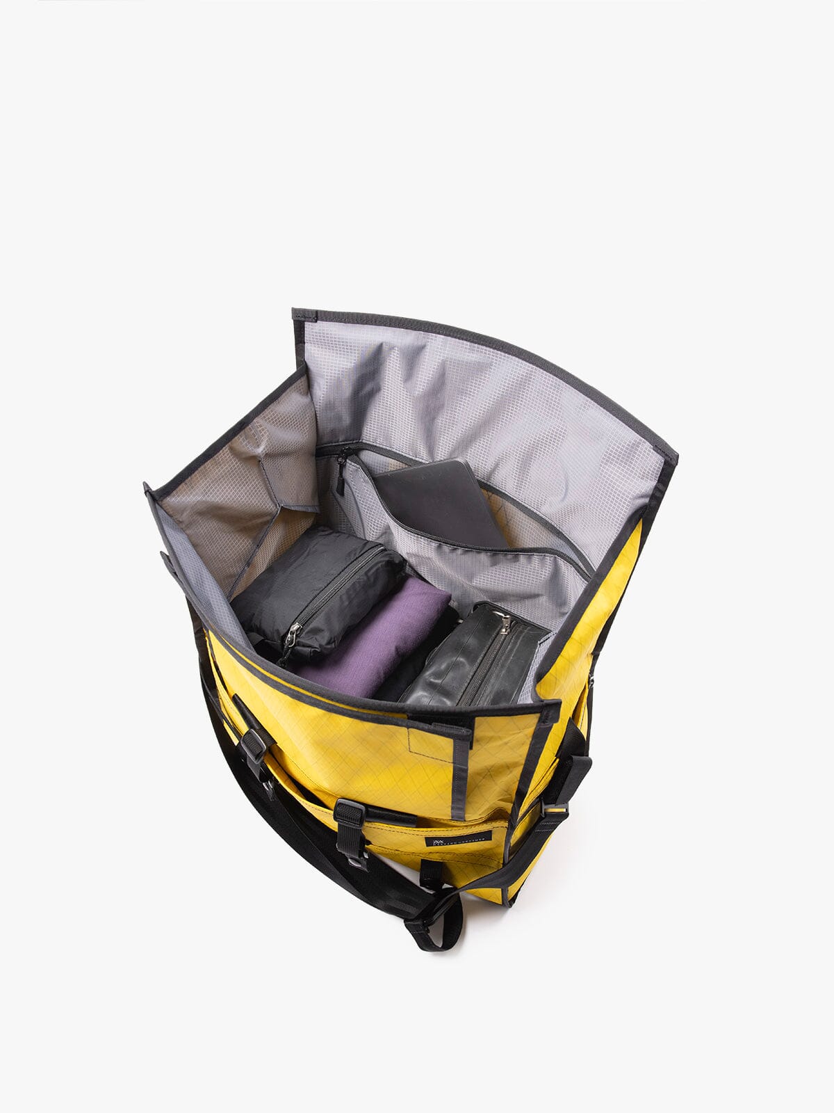 Helmsman : VX by Mission Workshop - Väskor och tekniska kläder för vädertätning - San Francisco och Los Angeles - Byggda för att tåla - Garanterade för alltid